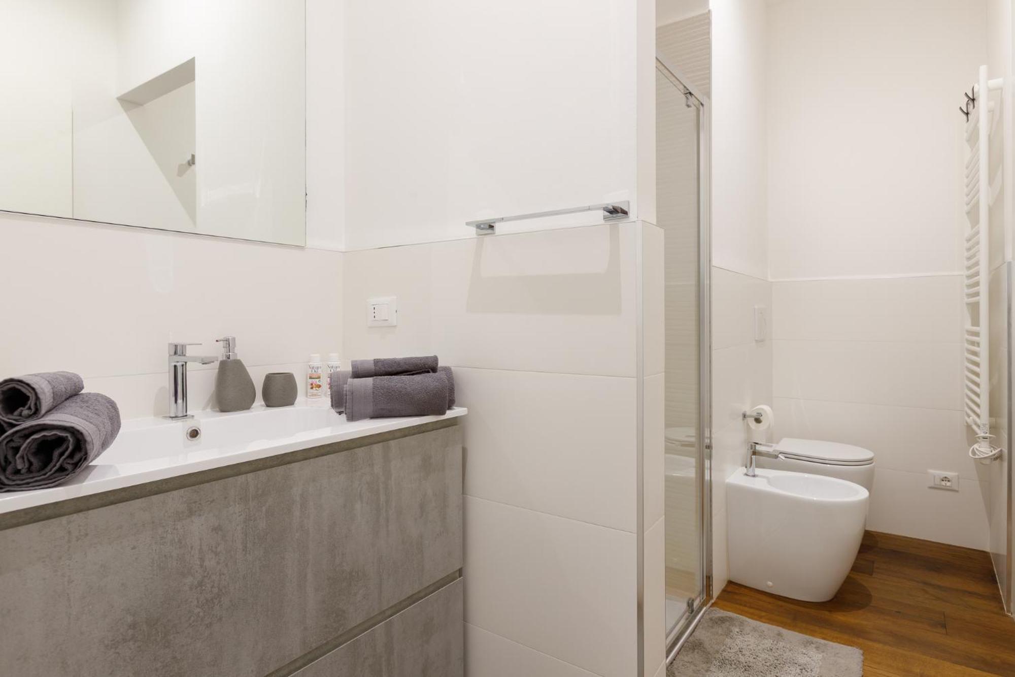 Central Trieste - Elegant City Stay Экстерьер фото